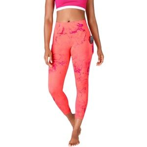 NWOT Fabletics Oasis High-Waisted Capri Leggings